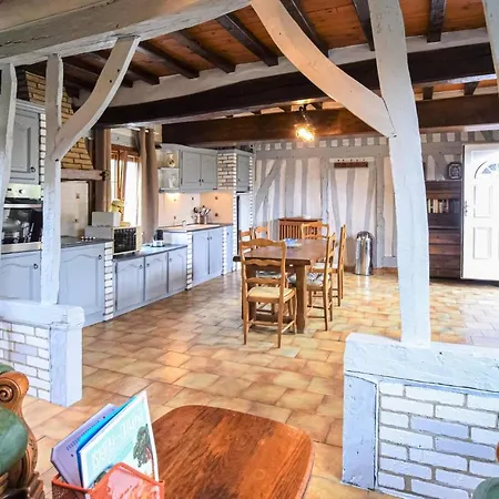 2 Bedroom Lovely In