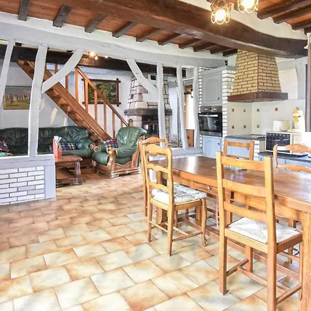 2 Bedroom Lovely In Casa de Férias