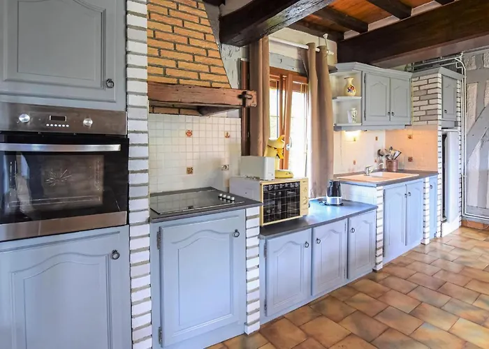 2 Bedroom Lovely In *