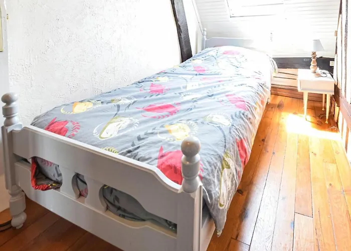 2 Bedroom Lovely In Holiday home Marques